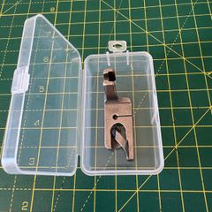 Industrial sewing machine hemming foot