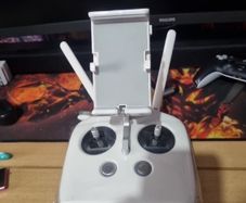 dji phantom 3 remote  it's brand new with no box and is untested in very good condition it doesn't come with any Drone that's y it's untested