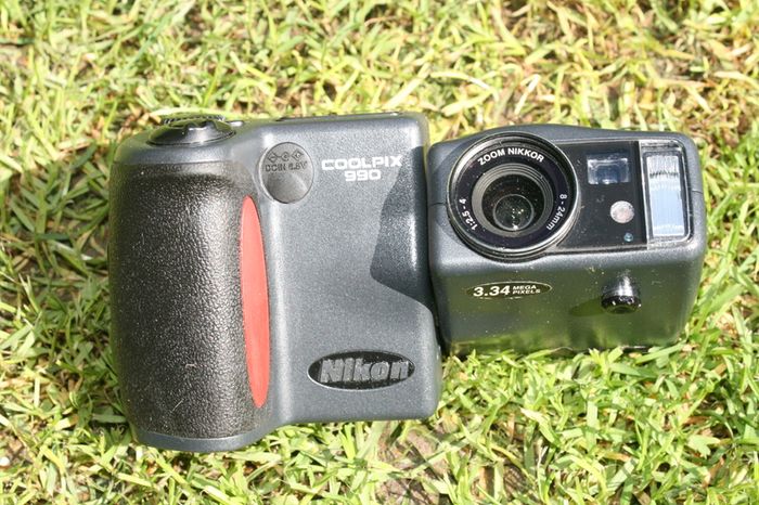 Nikon Coolpix 990/E990 3.2MP Digital Compact Camera Tested