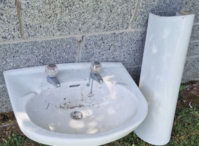Free Bathroom Sink and Pedestal