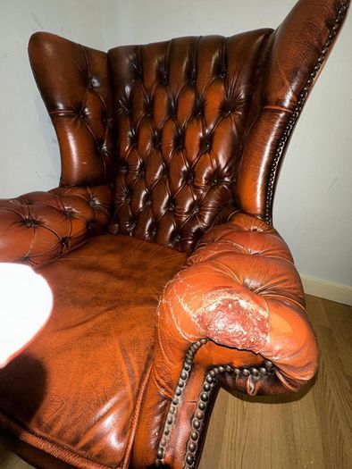 2 Chesterfield Armchairs