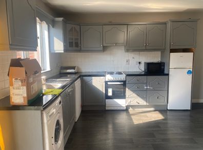 Kitchen Cabinets Free for  quick collection