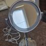 Magnifying beauty mirror Image 6