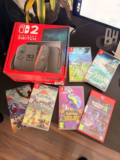 Switch 2 bundle with 5 games, 1 collectible game case and console carrying case