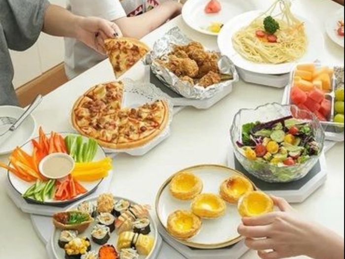 Eight place food turntable