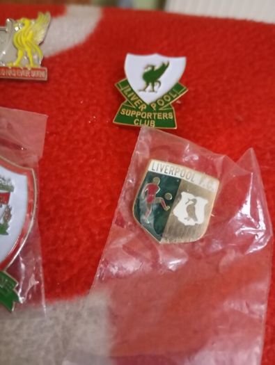 vintage Liverpool pins   (4)