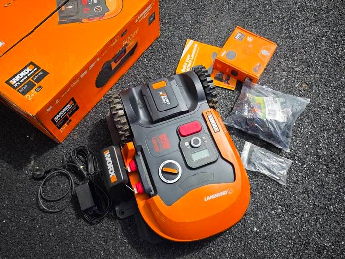 Worx Landroid L800 WR148E Robot Lawnmower / 800m / Complete Kit