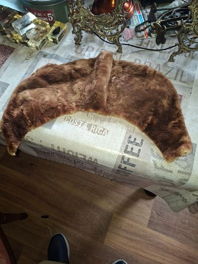 Two Beautiful Vintage Mink Fur Hats including an Irish made Sydney Vard Expert Furrier 10 South King Street Dublin 2 example also fur stole collar, PRICE IS FOR THE 3 ITEMS.