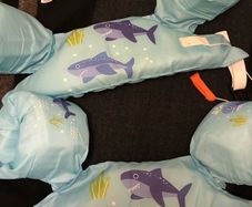 2 kids pool floaties