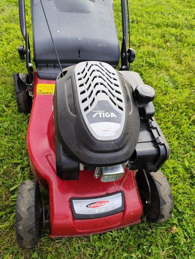 Castelgarden XC 43 petrol lawnmower with a reliable STIGA engine.