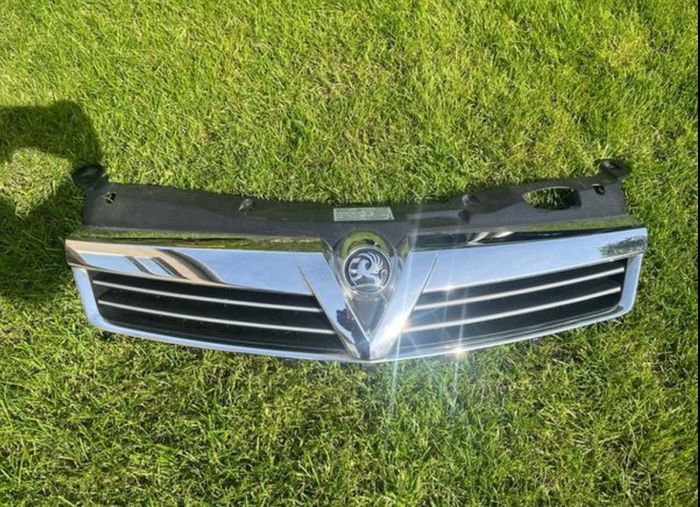 Vauxhall Astra H Grille