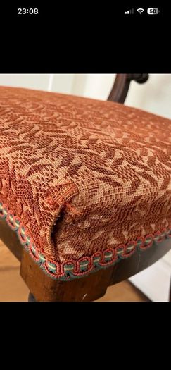 Antique style chair