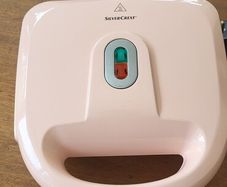 Waffle maker