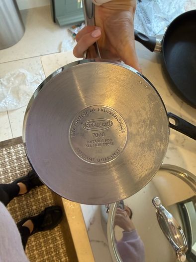 Pans, pots, kitchen utensils
