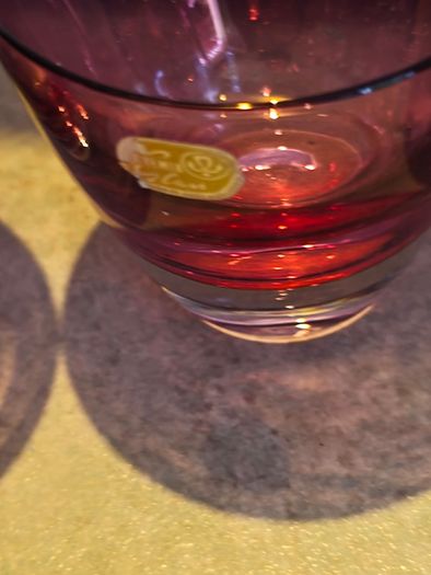 2 set x 4 vintage cranberry bohamien glass. Shot glasses collectible each  set  25. 00 euro or all togher for  45. 00 euro. In very good condition.