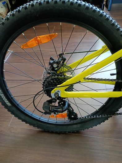 Scott Scale 24 disc yellow Excellent Condition