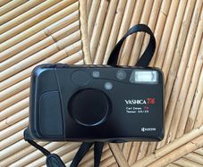 Yashica T4 carl Zeiss tessar