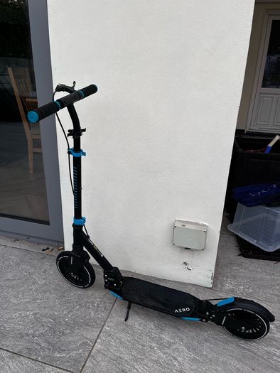 Aero scooter with suspend and brakes