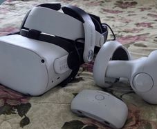 Meta Oculus Quest 2 128GB pro strap and battery