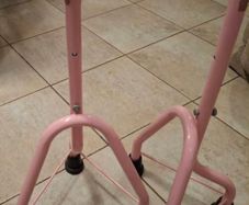 Children's tripod crutches