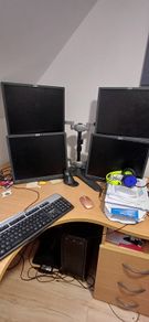 Multiscreens with Desk stand