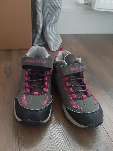 Snow boots size 12 UK