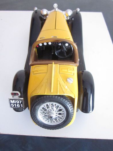 Burago Alfa Romeo 2300 Spider 1932, Diecast Model Car 1/18