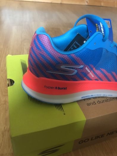 SKECHERS hyper burst