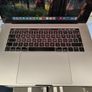 Apple MacBook Pro 15.4" 2018, 6 Core i7 2.2GHz 16GB 500GB A1990 Touch Bar (Battery Cycle: 422) Image 4