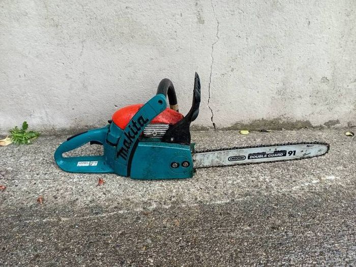 chainsaw