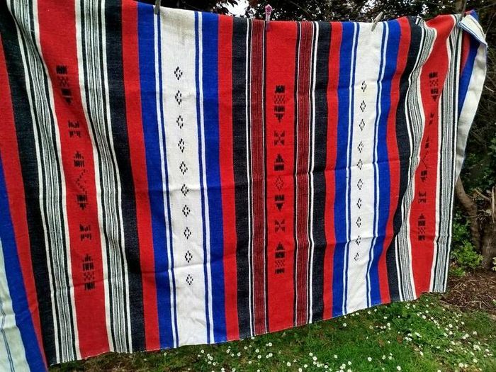 Ethnic style throw/blanket