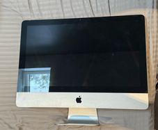 Apple iMac 21.5 inch Late 2009 - needs hard drive/OS - spares/repair