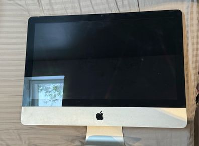 Apple iMac 21.5 inch Late 2009 - needs hard drive/OS - spares/repair