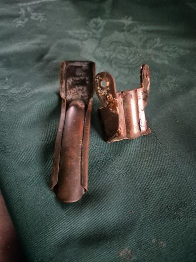 Rare Antique carpet clips x30 in metal copper tone