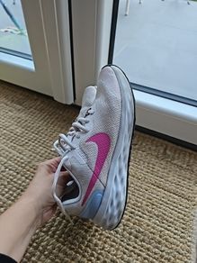 Nike girls size 4UK