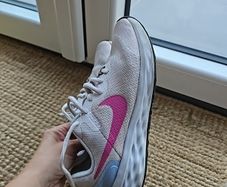 Nike girls size 4UK