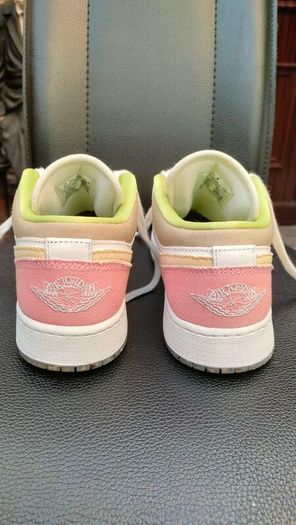 Air Jordan 1 Low Pastel Grind Vivid Green (GS) Size 5.5 UK
