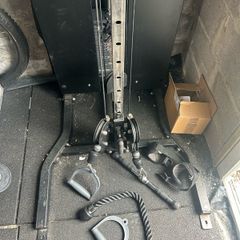 Bolt strength single column cable machine