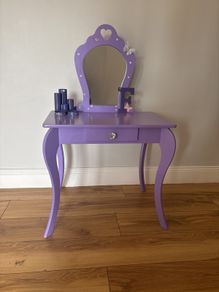 Kid's Dressing Table