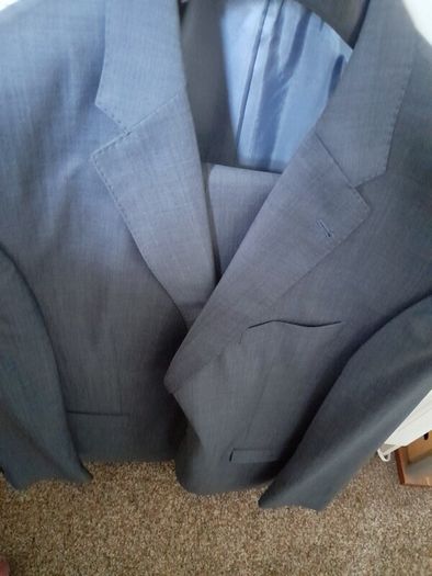 Brand new suit.Size 44R
