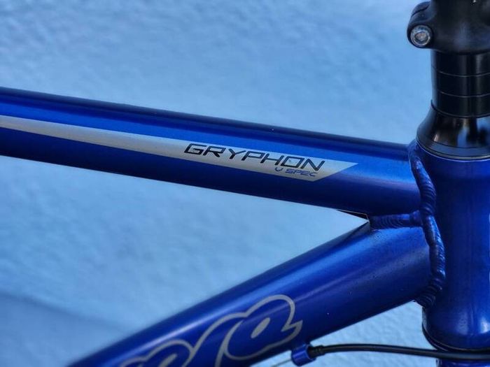 Carerra Gryphon Flatbar Road Bike In Excellent Condition. No Offers