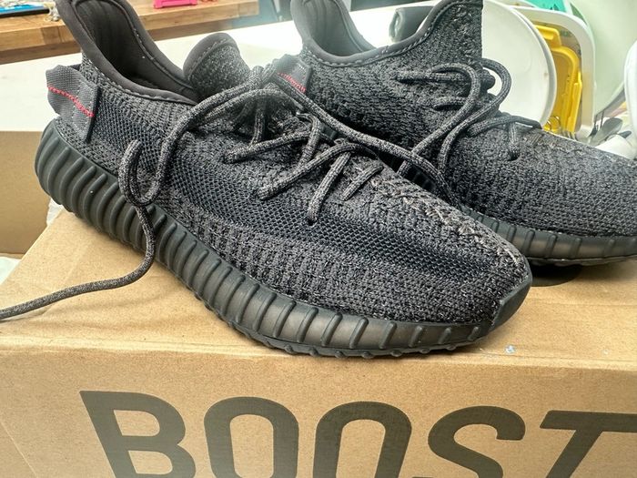 Black Yeezys uk 3.5