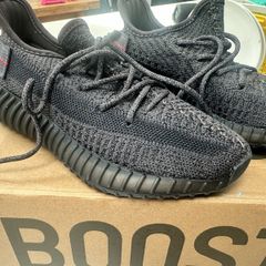 Black Yeezys uk 3.5