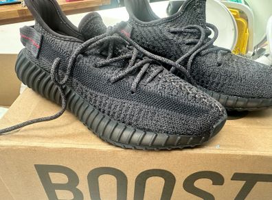 Black Yeezys uk 3.5