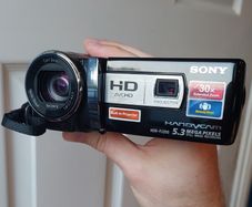 Sony Handycam HDR-PJ200E Camcorder Video Camera