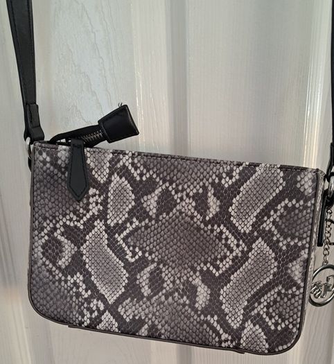 guess bag