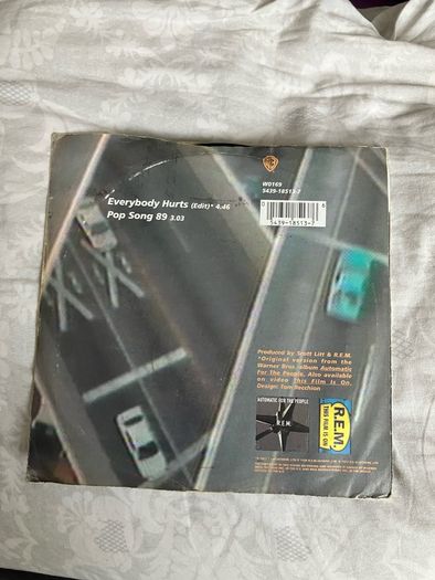 R.E.M.  Everybody hurts 7" vinyl
