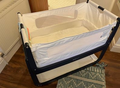 Baby Crib Snooze pod4