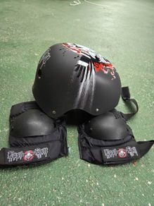 kids helmet with knee pads