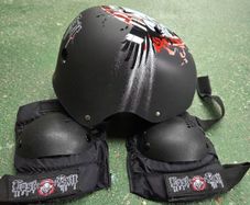 kids helmet with knee pads